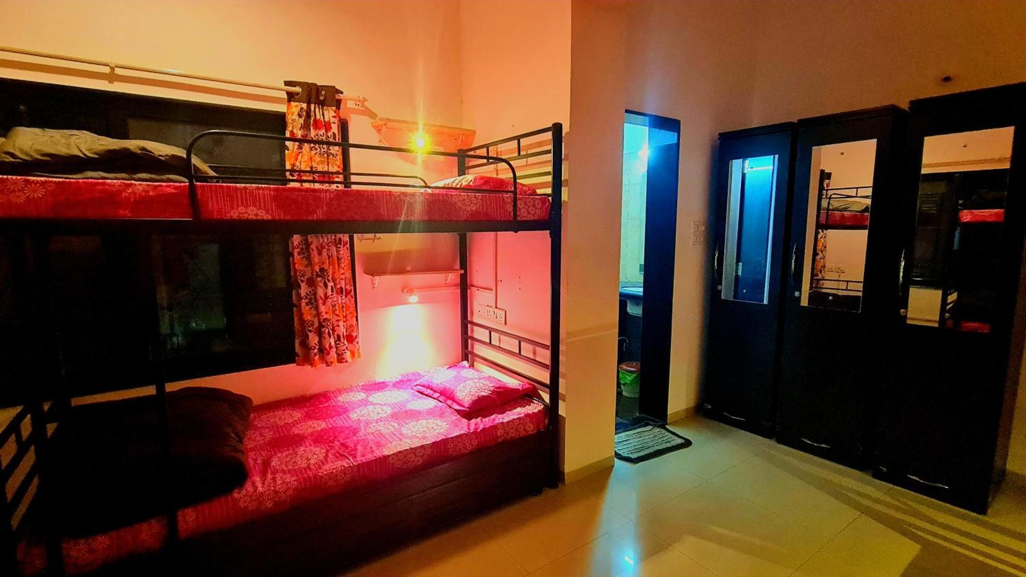 Lifespace- Spacious Hostel In A Luxurious Villa 浦那 外观 照片