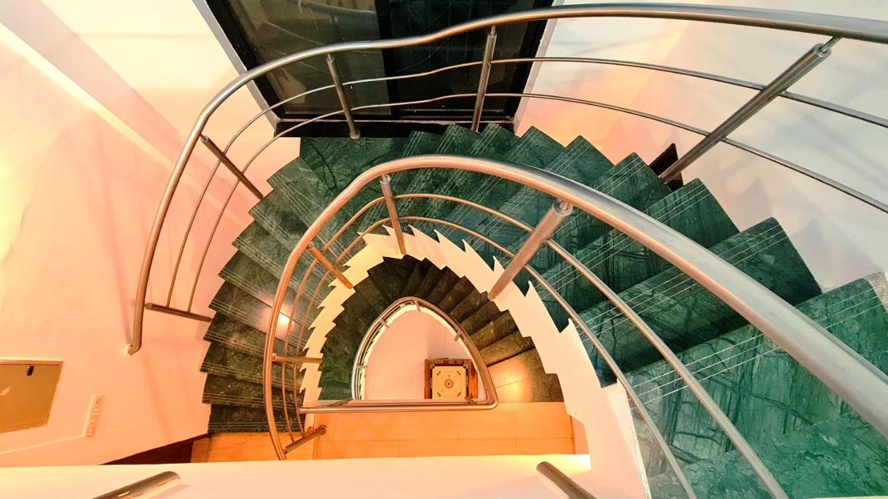 Lifespace- Spacious Hostel In A Luxurious Villa 浦那 外观 照片