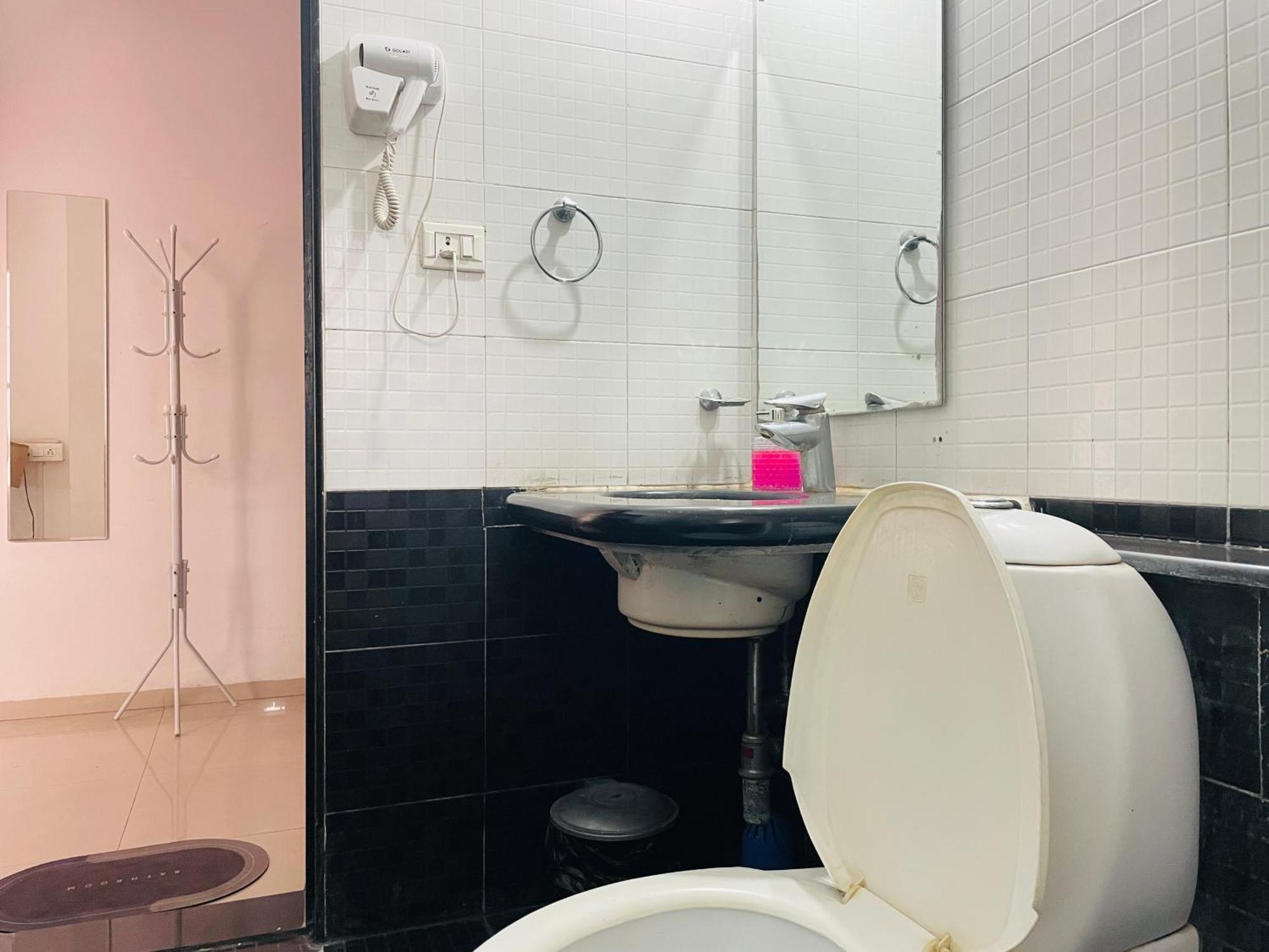 Lifespace- Spacious Hostel In A Luxurious Villa 浦那 外观 照片